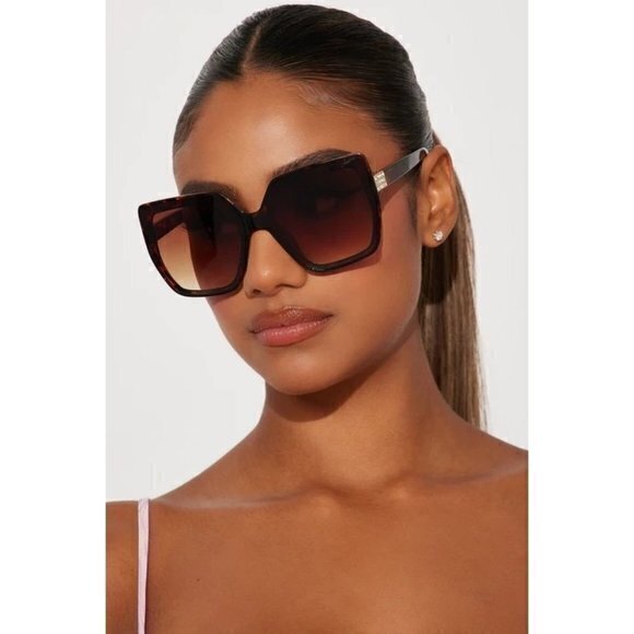 Feeling Catty Oversized‎ Rhinestone Detail Sunglasses Tortoise main image 9